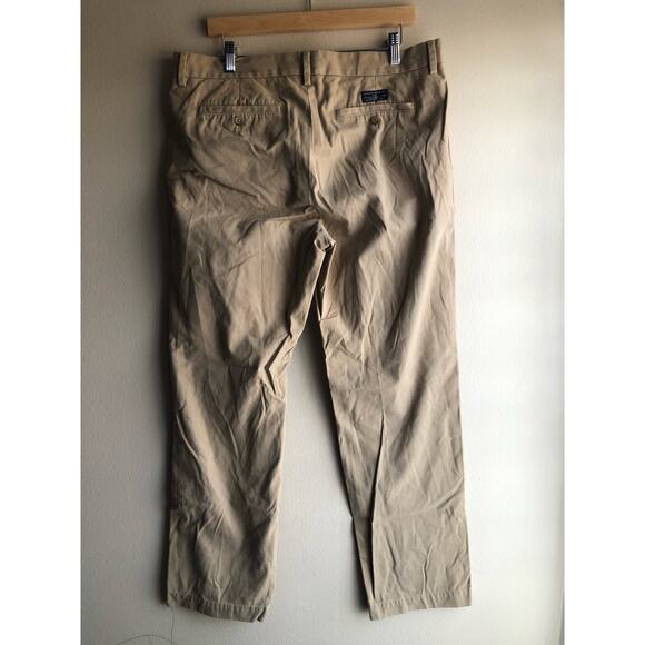 Banana Republic Emerson Chino Men Beige Pants Size 35x32 - Picture 4 of 8